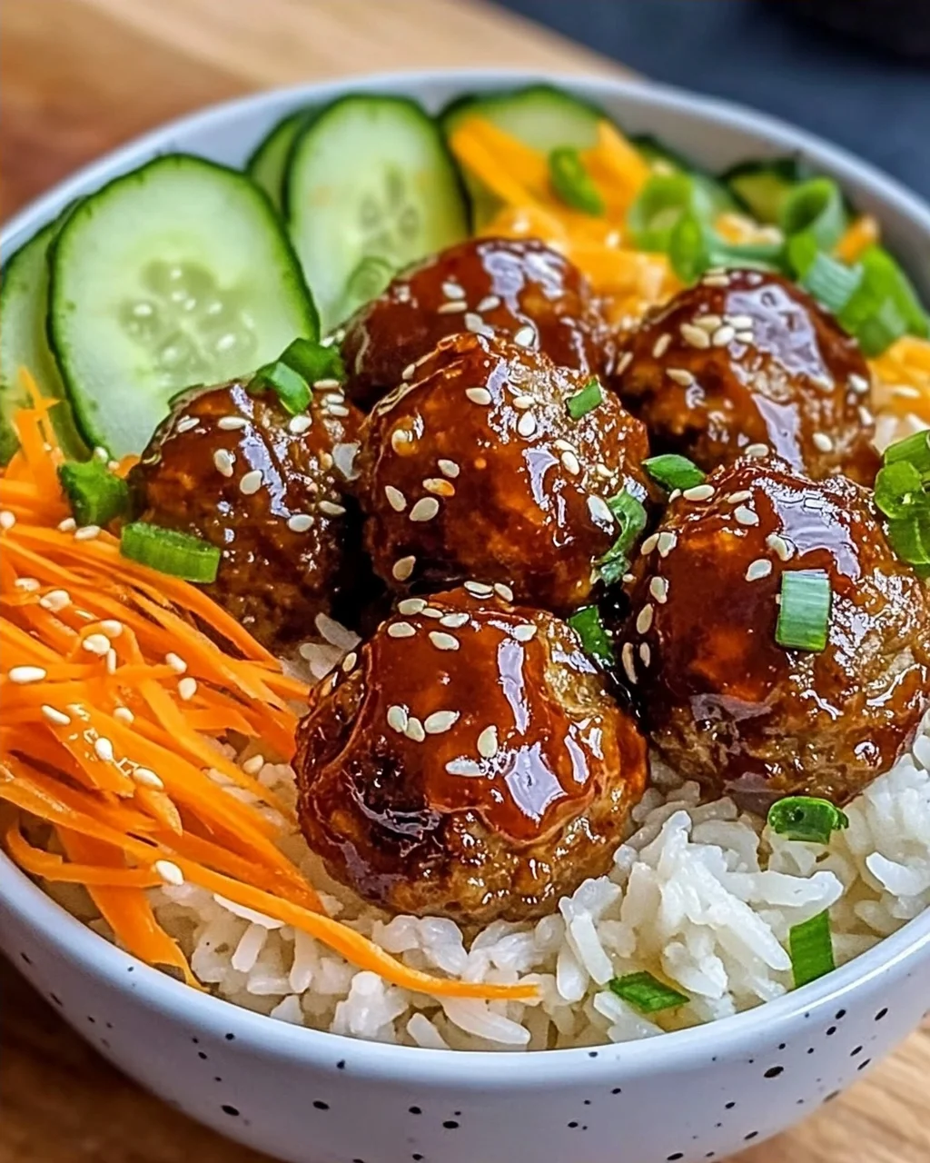 BBQ Fleischbällchen Reisbowl für schnelles Kochen
