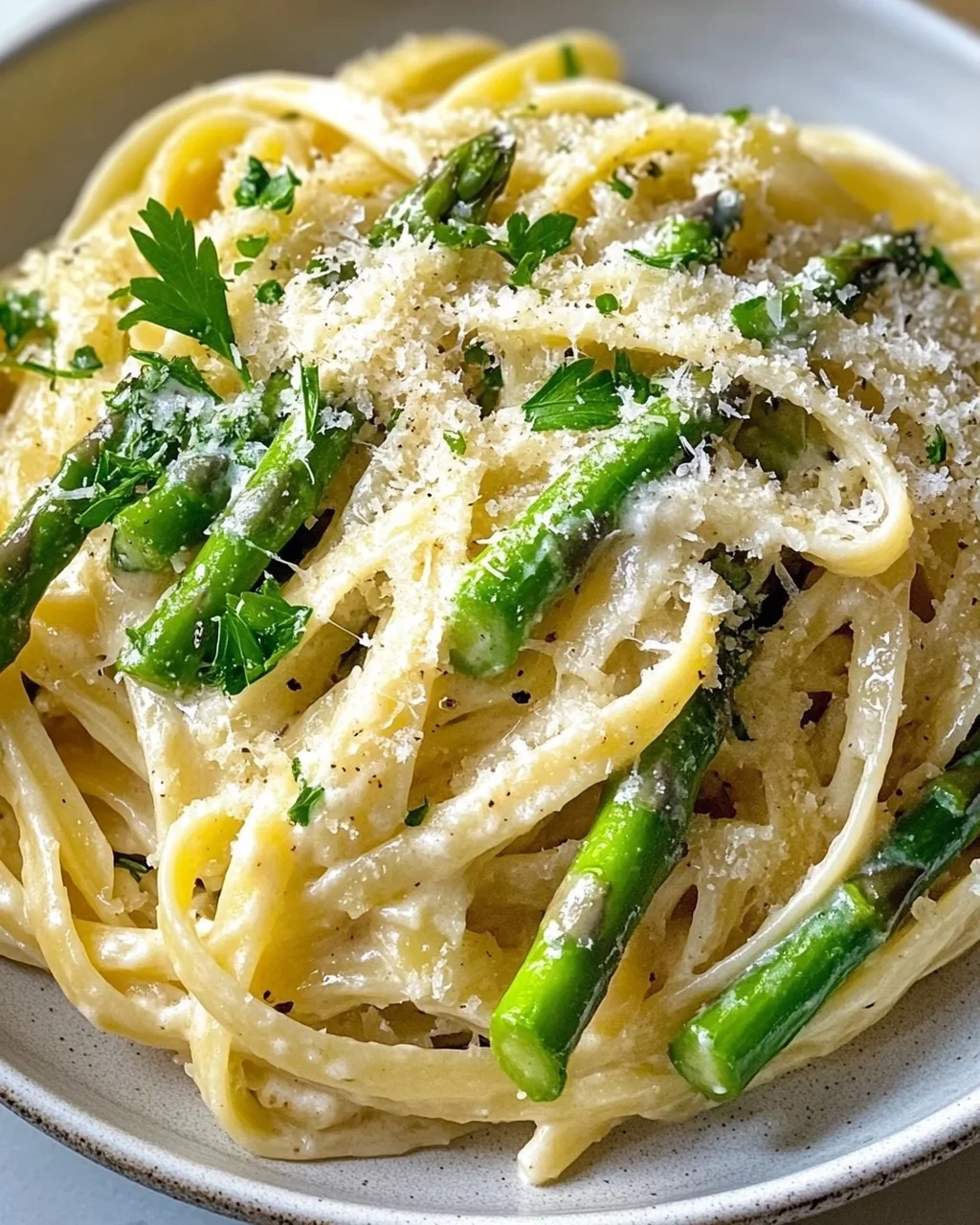 Pasta with Green Asparagus in Lemon Cream and Parmesan
