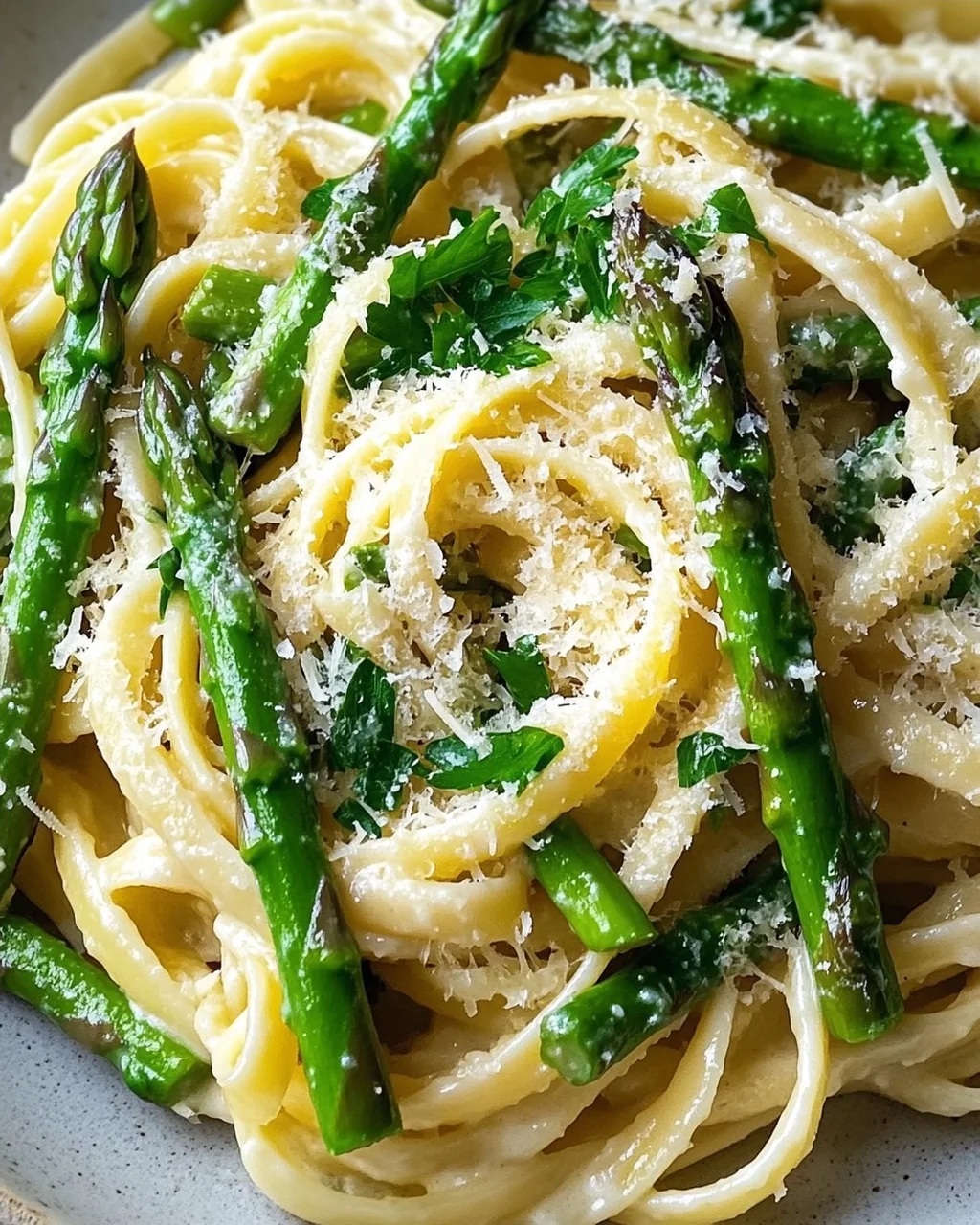 Pasta with Green Asparagus in Lemon Cream and Parmesan