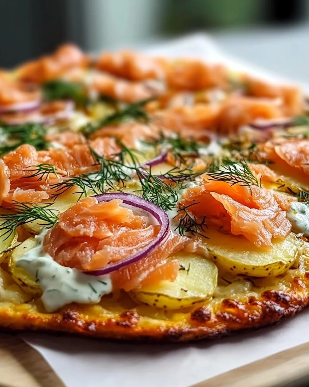 Rauchlachs Kartoffelpizza: Schnell, Cremig & Unwiderstehlich!