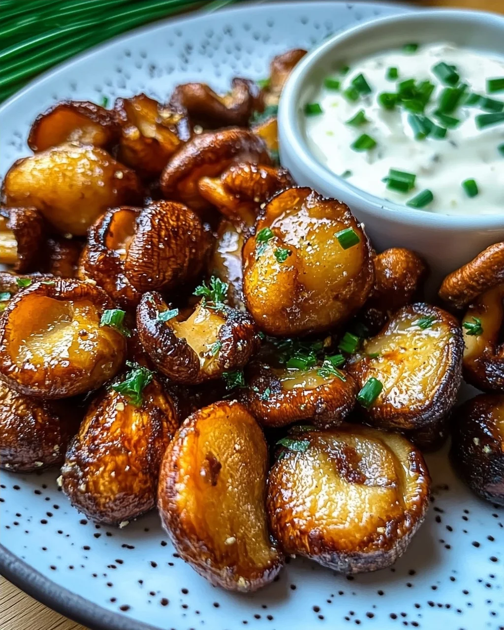 gebratene Champignons mit Knoblauchdip (Rezept wie vom Weihnachtsmarkt)